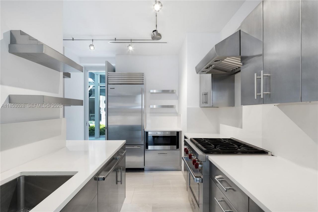 7815 Atlantic Way, Miami Beach, FL 33141 Photo