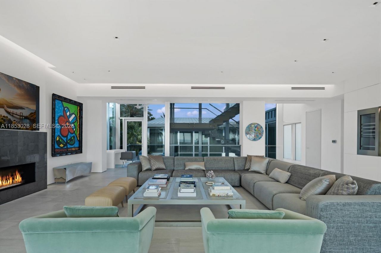 7815 Atlantic Way, Miami Beach, FL 33141 Photo