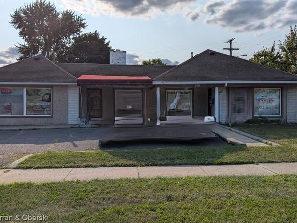 6985 Merriman Road, Garden City, MI 48135