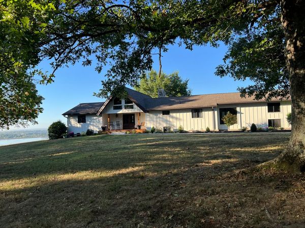 2202 Darks Mill Rd, Columbia, TN 38401