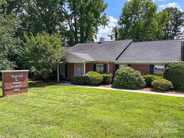 1910 Dale Earnhardt Boulevard , Kannapolis, NC 28083