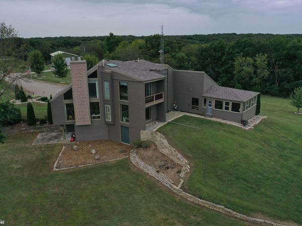 19297 Route J40 Route, Keosauqua, IA 52565