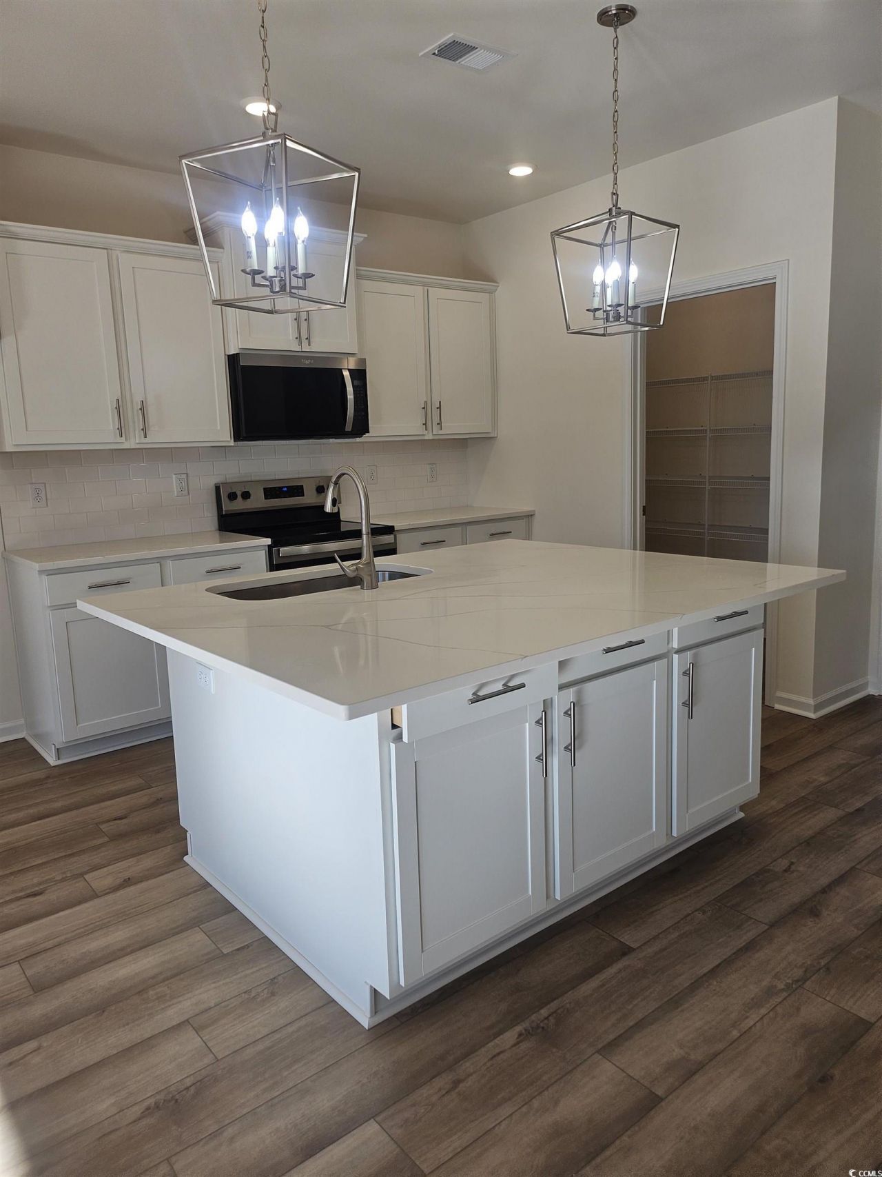 533 Honeyhill Loop Photo 4