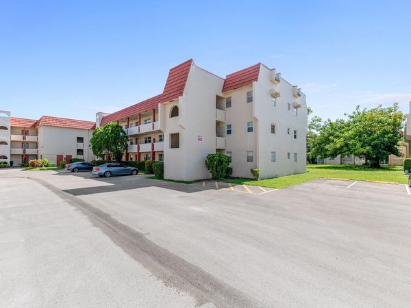 8000 Sunrise Lakes Drive E, Unit 112, Sunrise, FL 33322