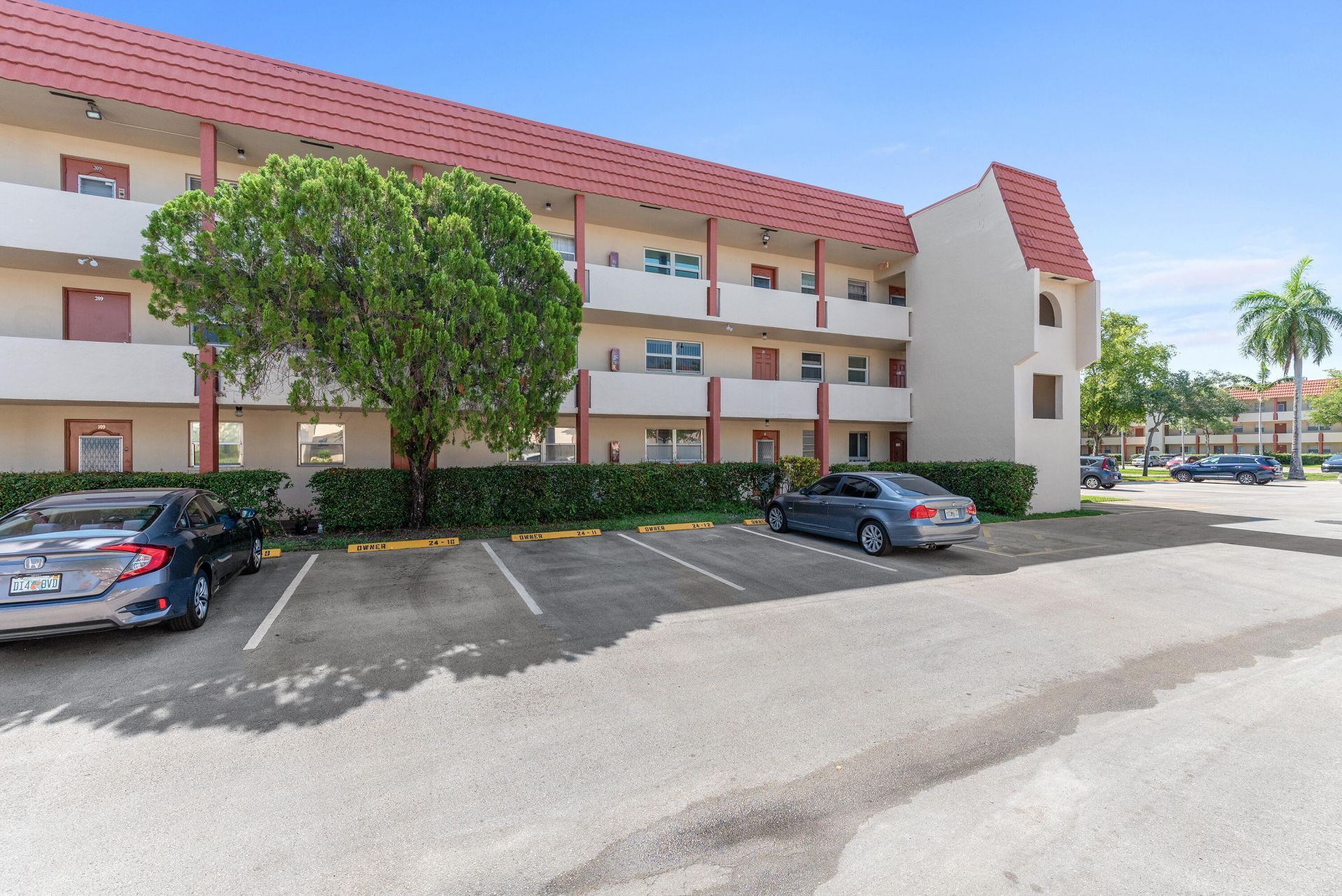 8000 Sunrise Lakes Drive E, Unit 112, Sunrise, FL 33322 Photo