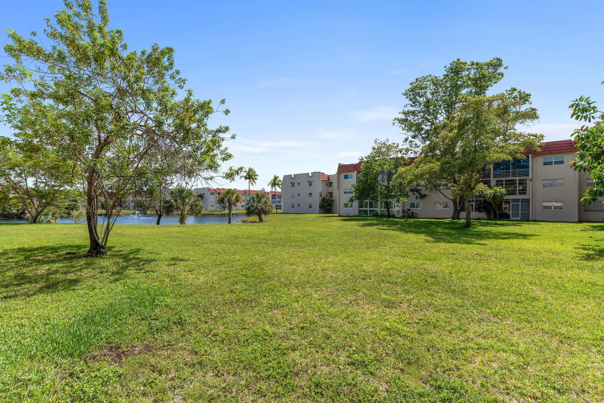 8000 Sunrise Lakes Drive E, Unit 112, Sunrise, FL 33322 Photo