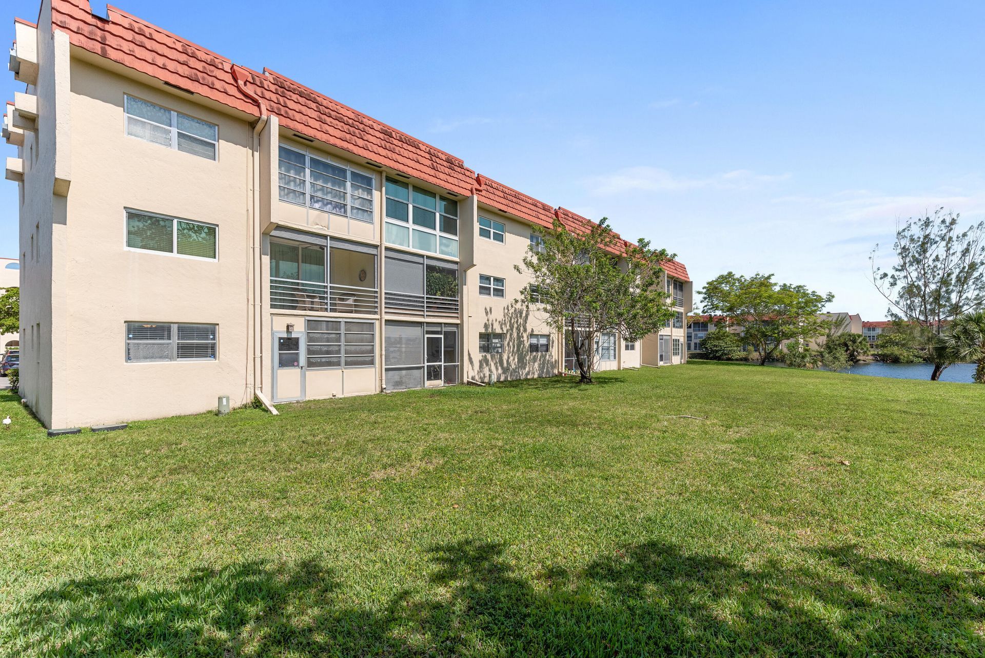 8000 Sunrise Lakes Drive E, Unit 112, Sunrise, FL 33322 Photo