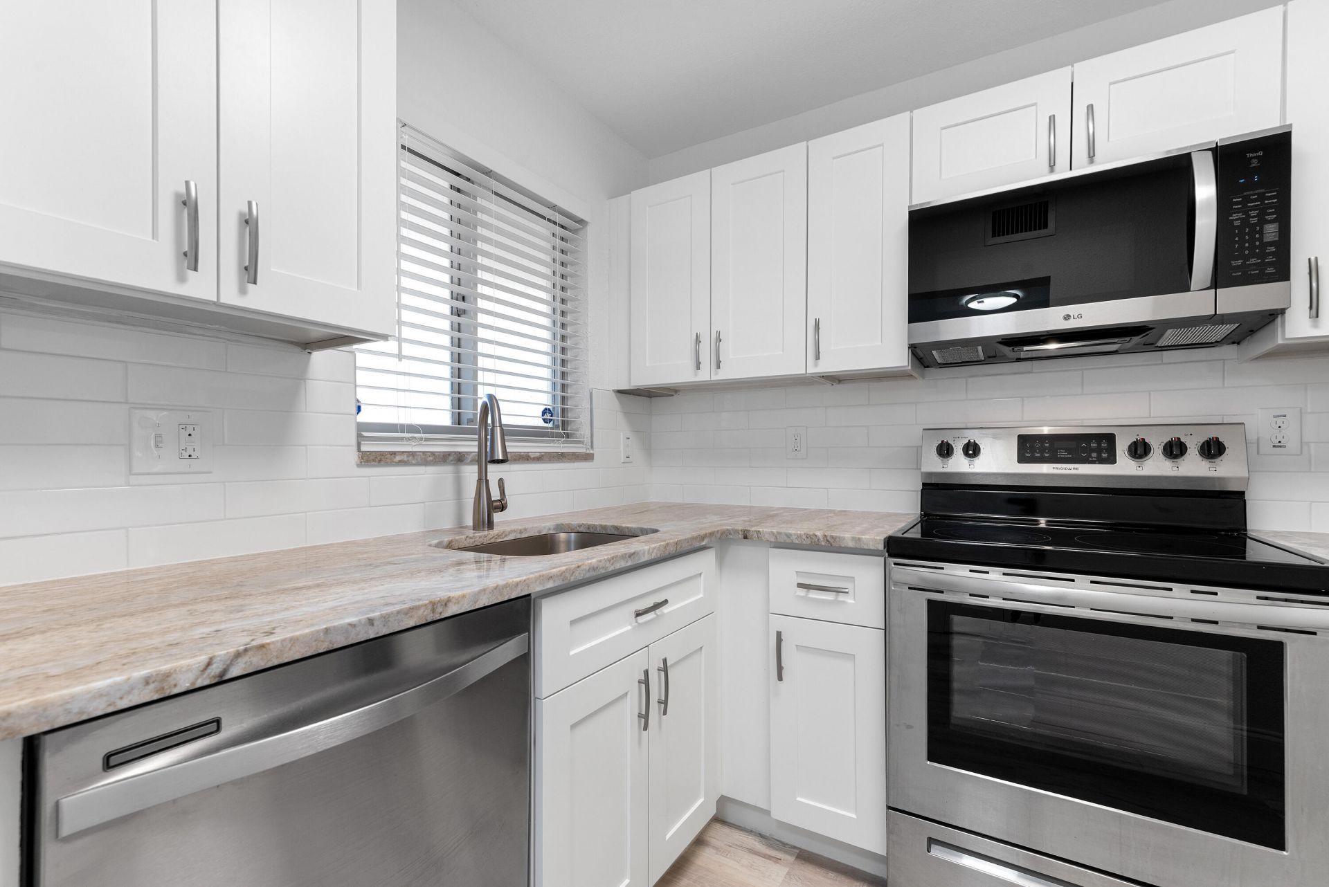 8000 Sunrise Lakes Drive E, Unit 112, Sunrise, FL 33322 Photo