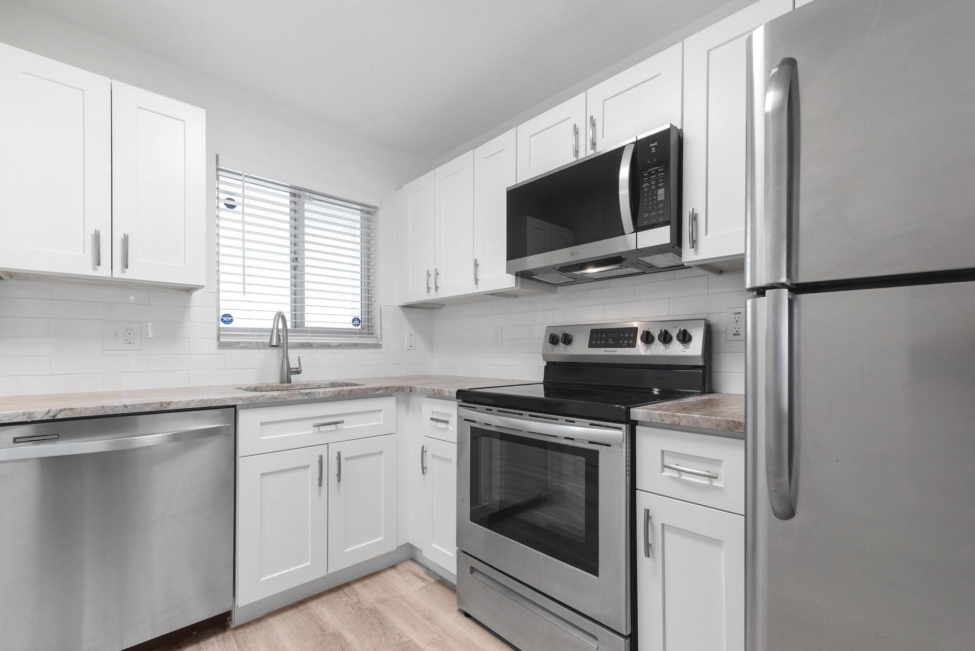 8000 Sunrise Lakes Drive E, Unit 112, Sunrise, FL 33322 Photo