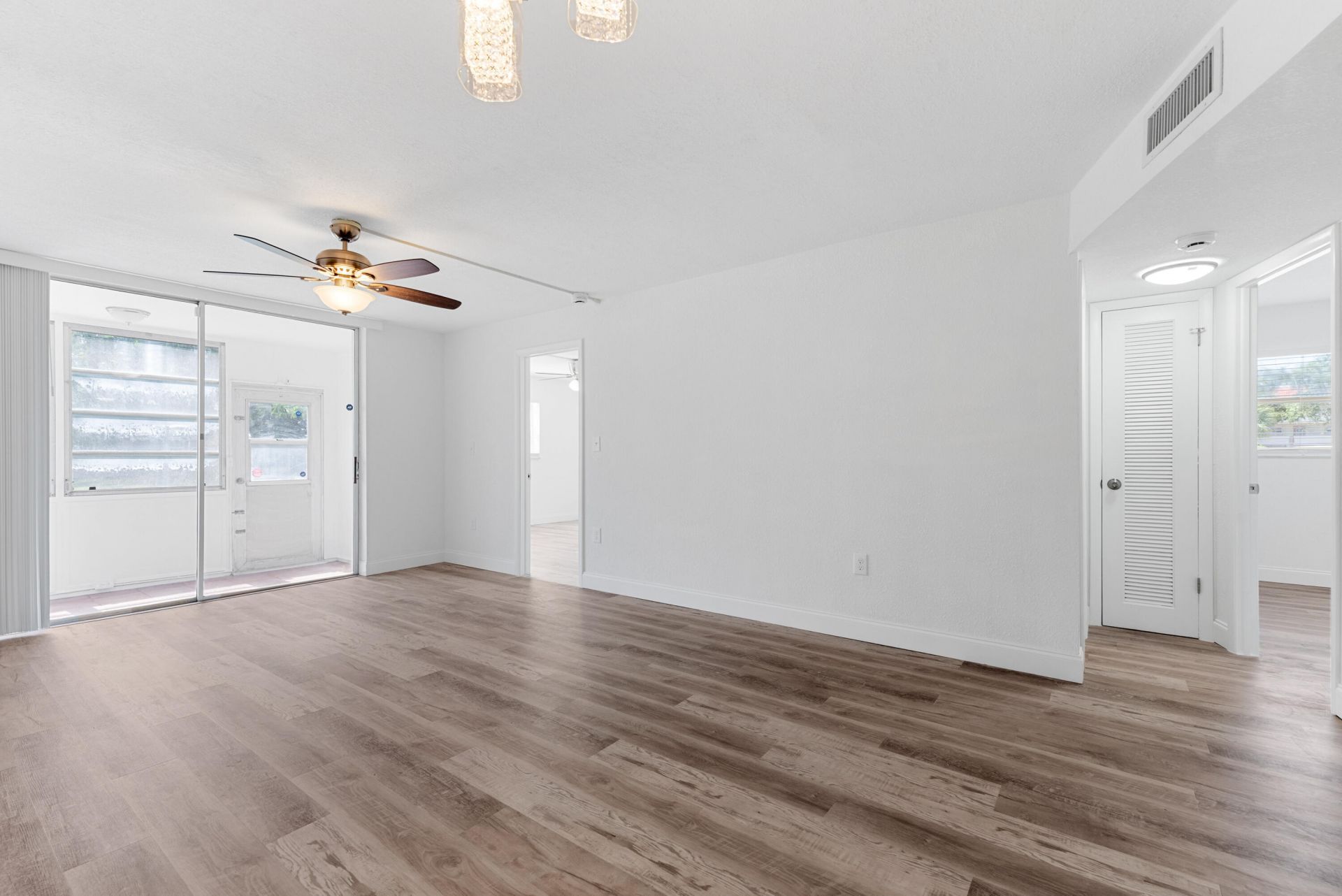 8000 Sunrise Lakes Drive E, Unit 112, Sunrise, FL 33322 Photo