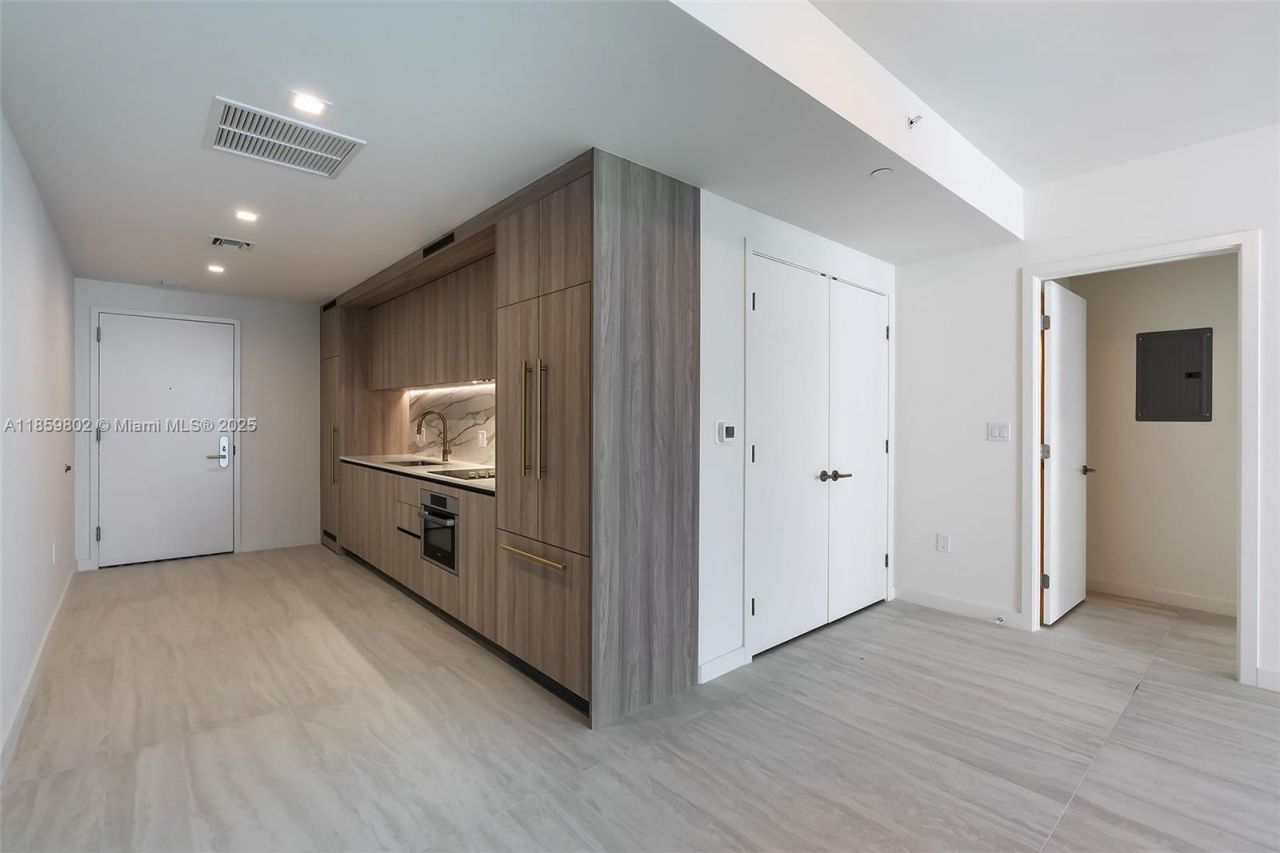 77 SE 5th St, Unit 2701, Miami, FL 33131 Photo