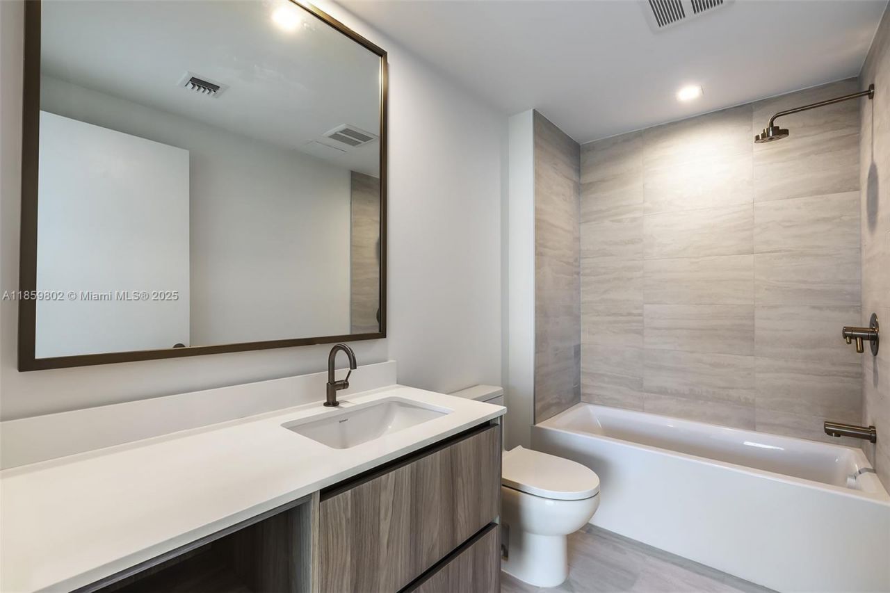 77 SE 5th St, Unit 2701, Miami, FL 33131 Photo