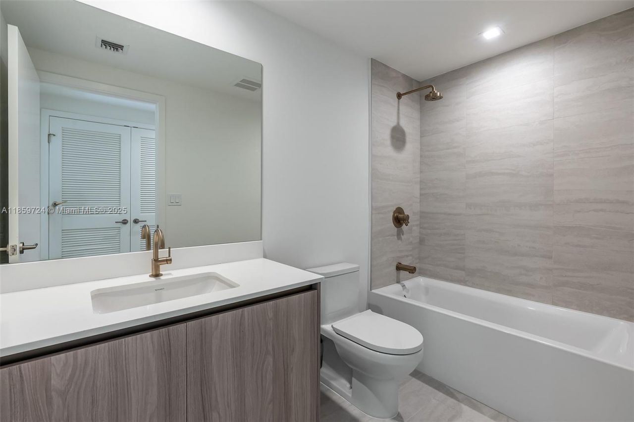 77 SE 5th St, Unit 1715, Miami, FL 33131 Photo