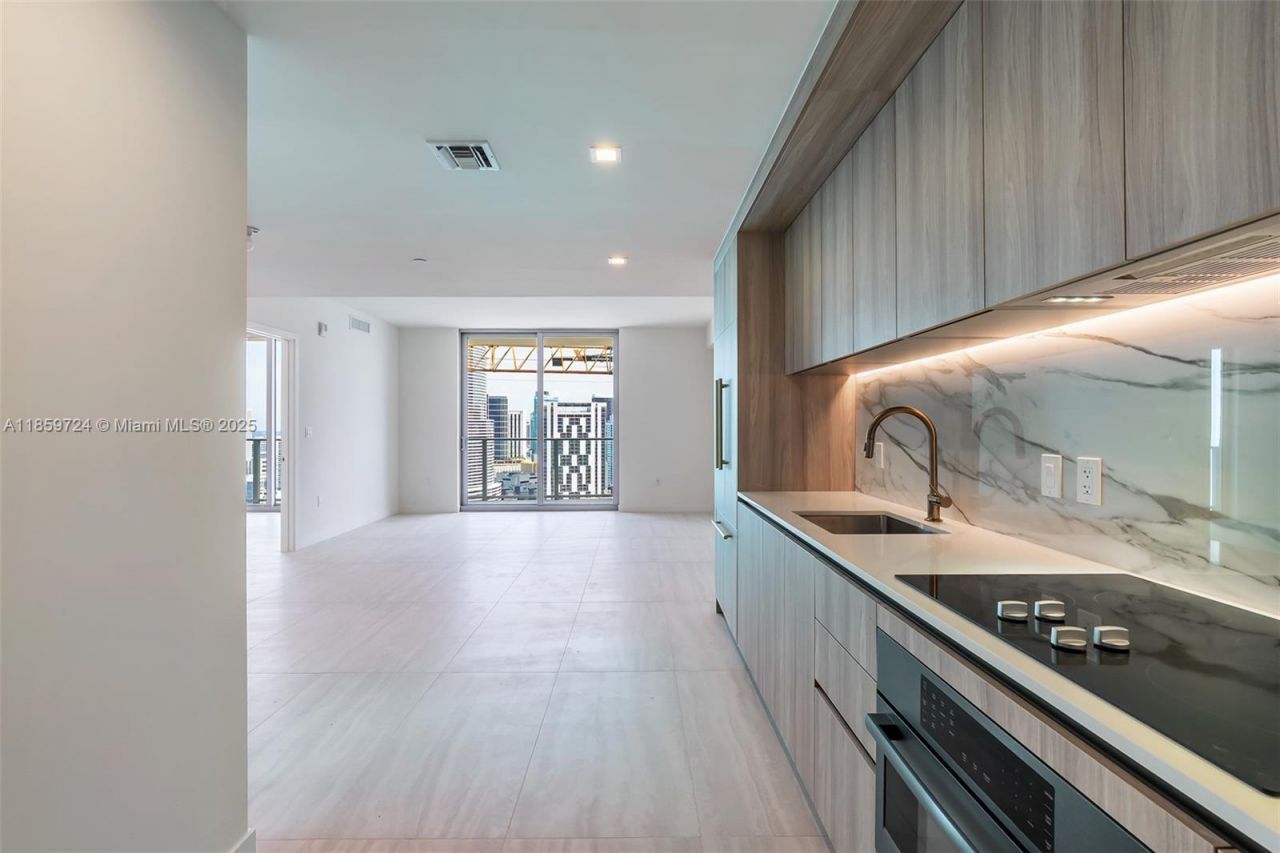 77 SE 5th St, Unit 1715, Miami, FL 33131 Photo