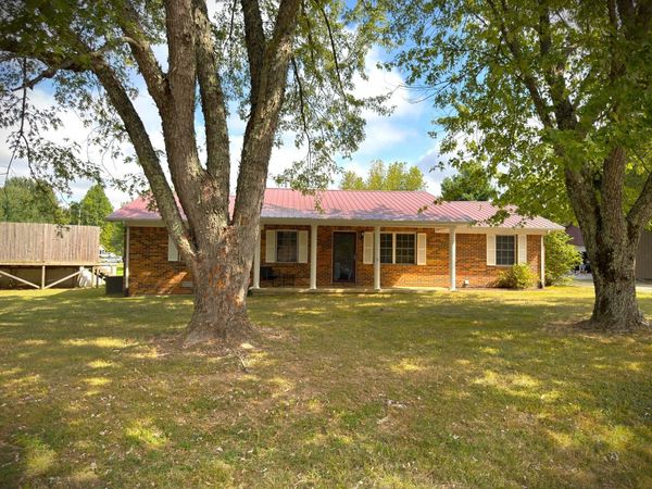 212 Austin Cir, Livingston, TN 38570