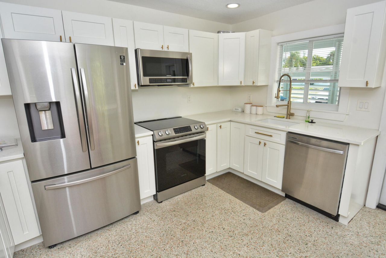 1395 NE Flora Place, Jensen Beach, FL 34957 Photo