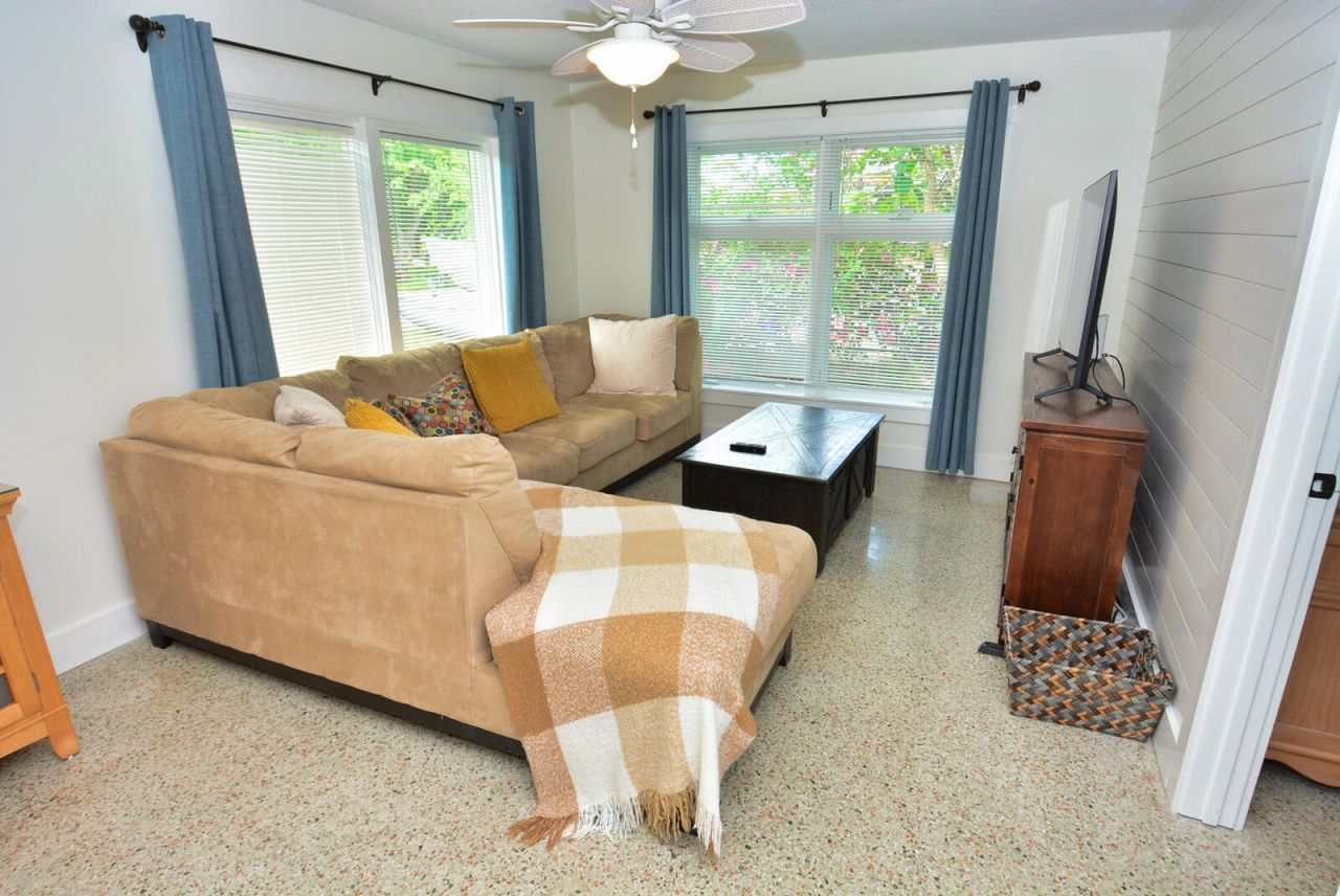 1395 NE Flora Place, Jensen Beach, FL 34957 Photo