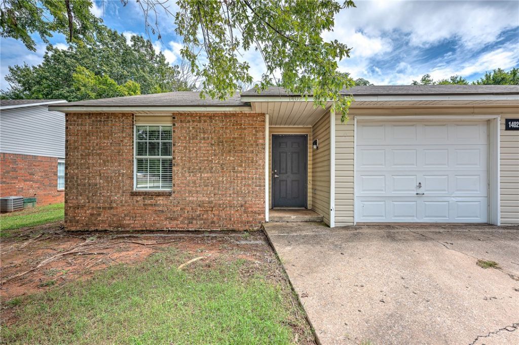 1402 N Boxley Avenue, Fayetteville, AR 72704 Main Photo