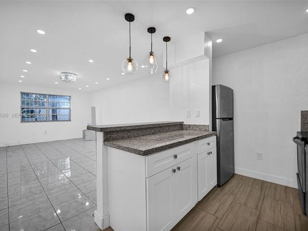 13101 Memorial Hwy, Unit 104, North Miami, FL 33161