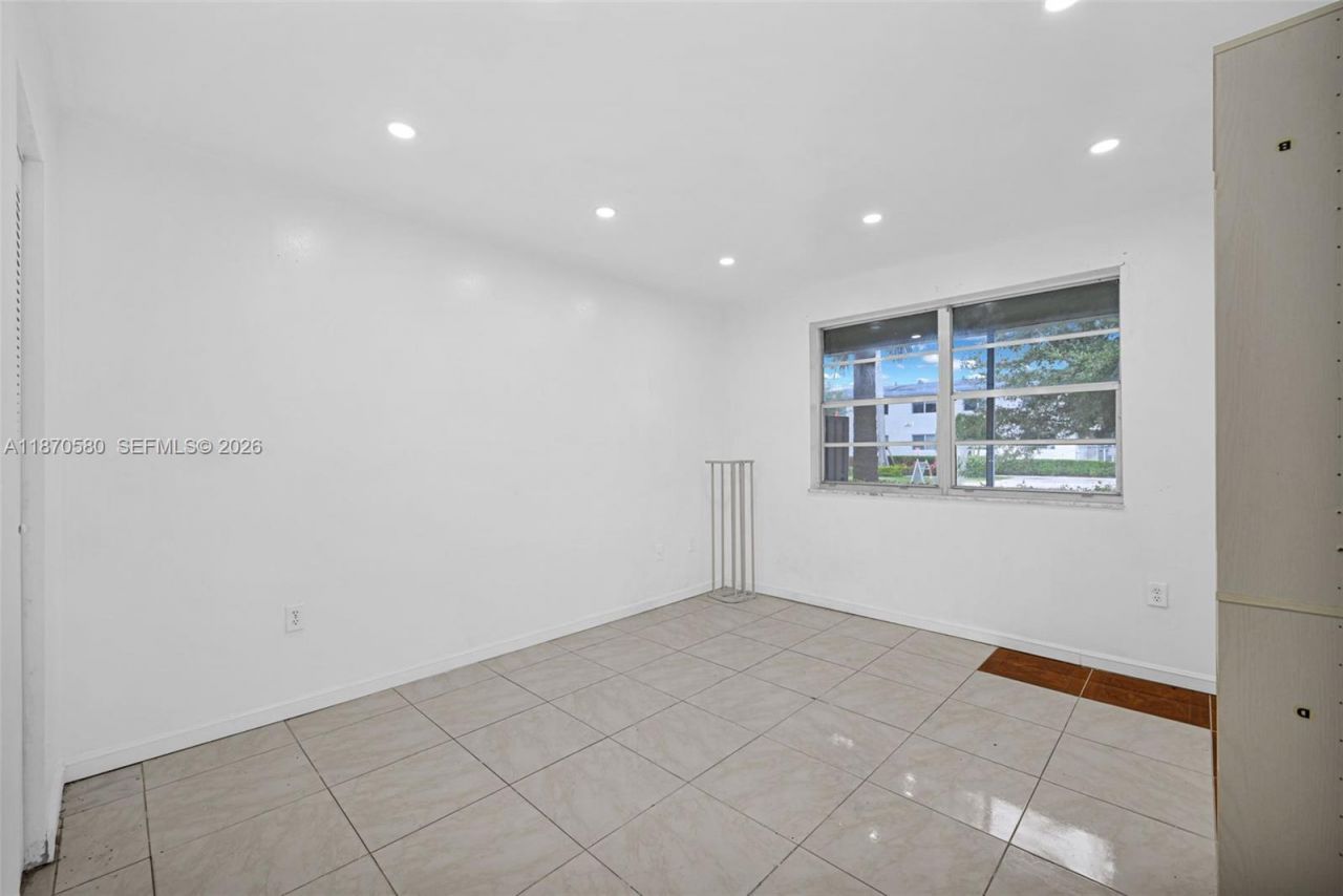 13101 Memorial Hwy, Unit 104, North Miami, FL 33161 Photo