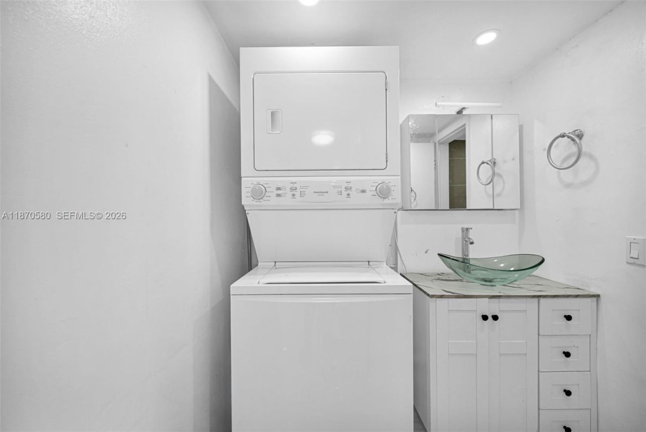 13101 Memorial Hwy, Unit 104, North Miami, FL 33161 Photo
