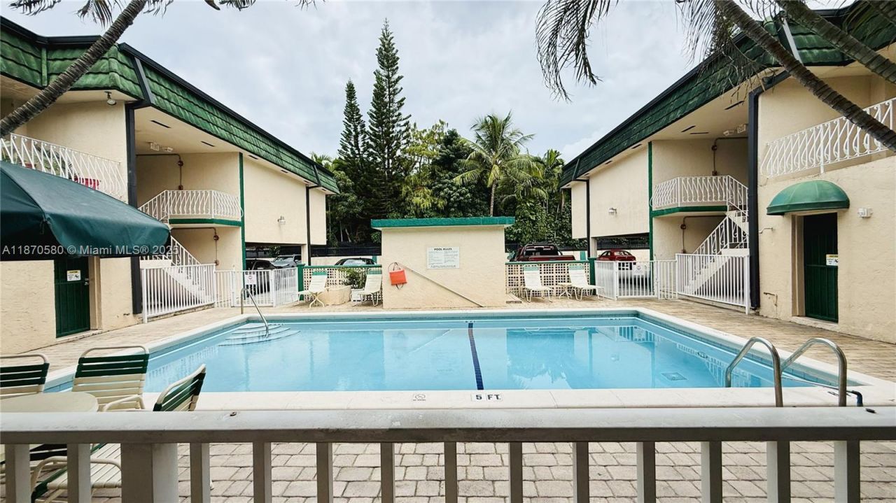 13101 Memorial Hwy, Unit 104, North Miami, FL 33161 Photo