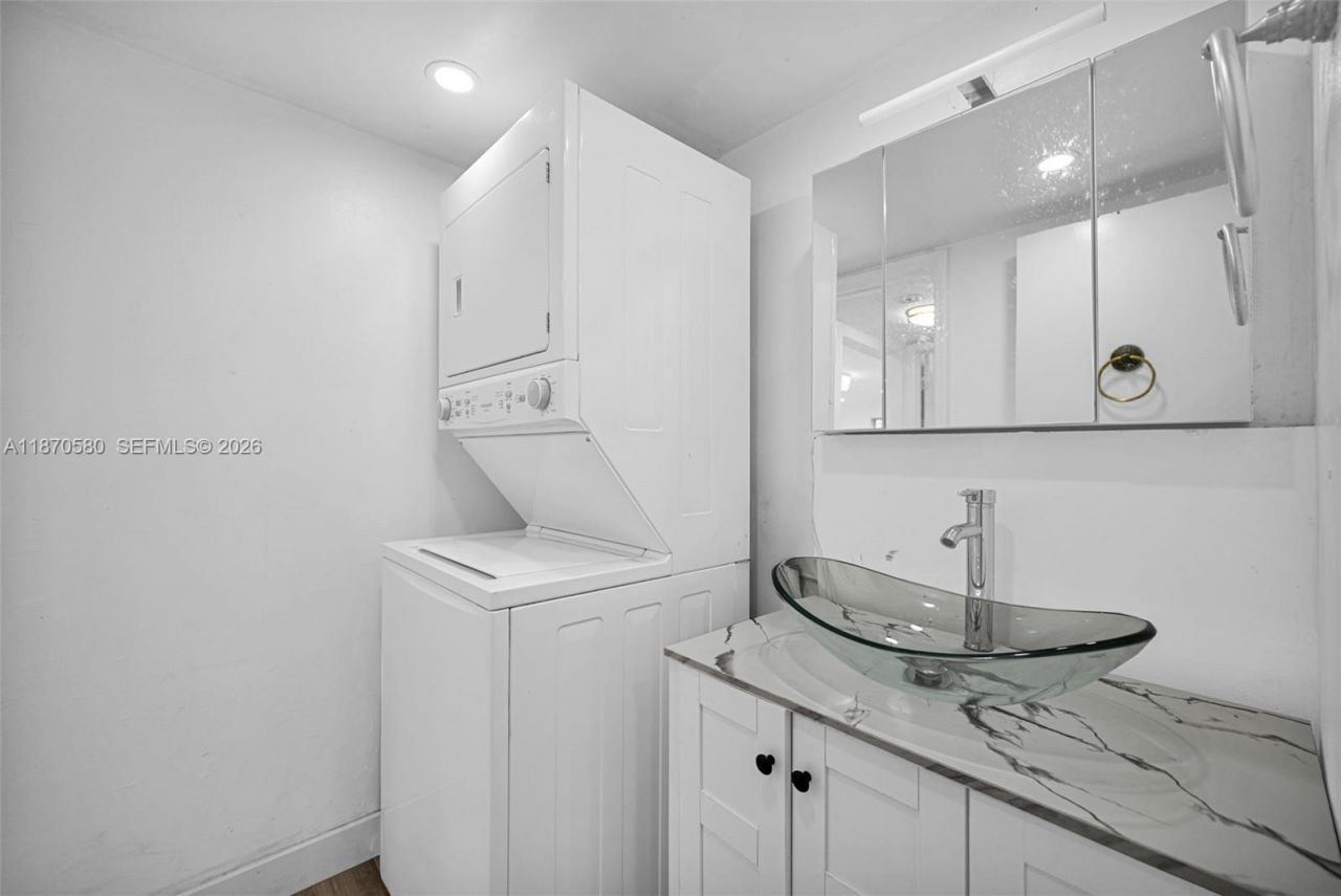 13101 Memorial Hwy, Unit 104, North Miami, FL 33161 Photo