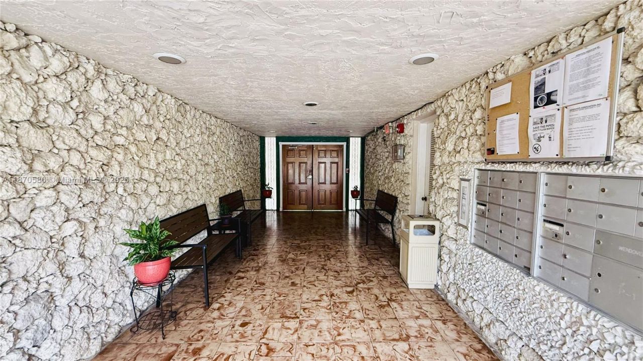 13101 Memorial Hwy, Unit 104, North Miami, FL 33161 Photo