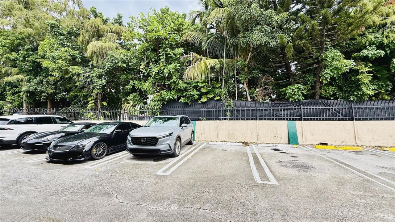 13101 Memorial Hwy, Unit 104, North Miami, FL 33161 Photo