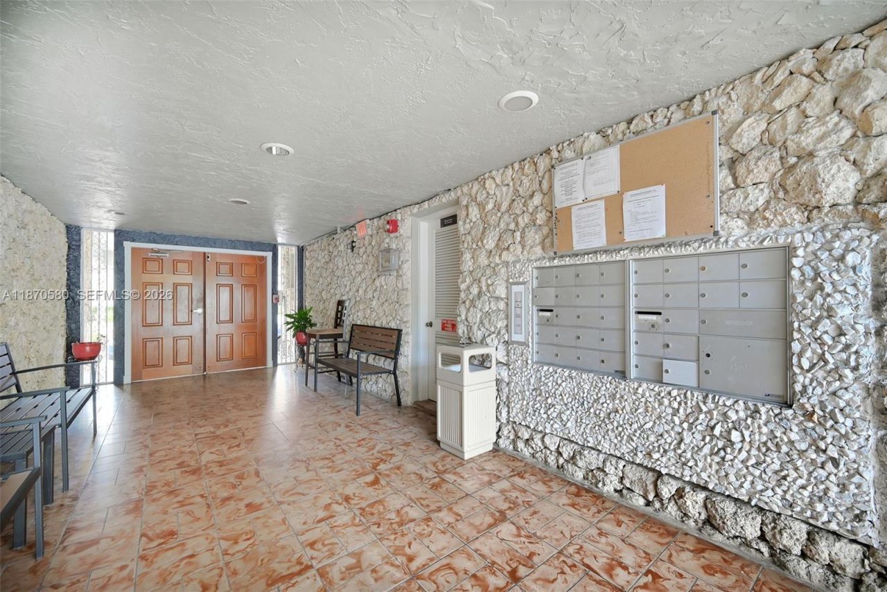 13101 Memorial Hwy, Unit 104, North Miami, FL 33161 Photo
