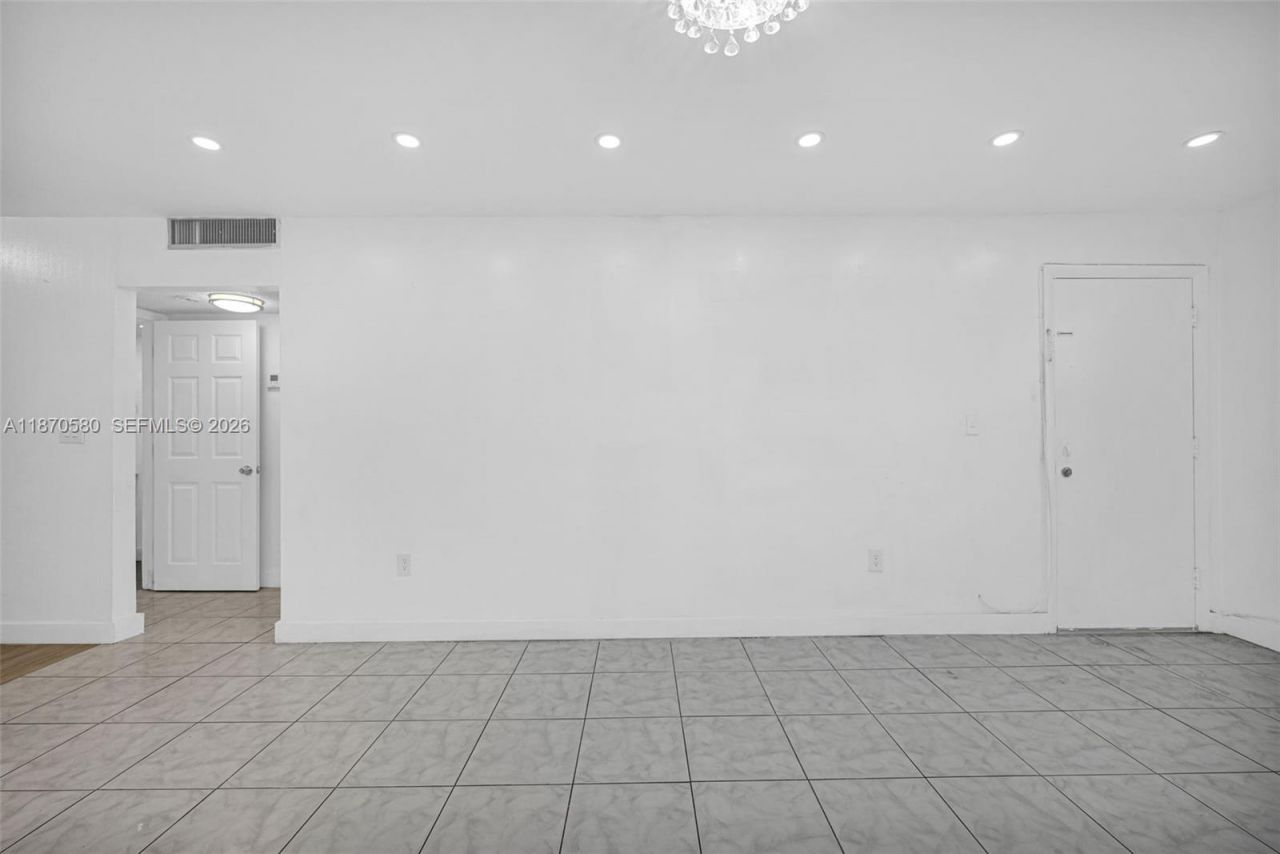13101 Memorial Hwy, Unit 104, North Miami, FL 33161 Photo