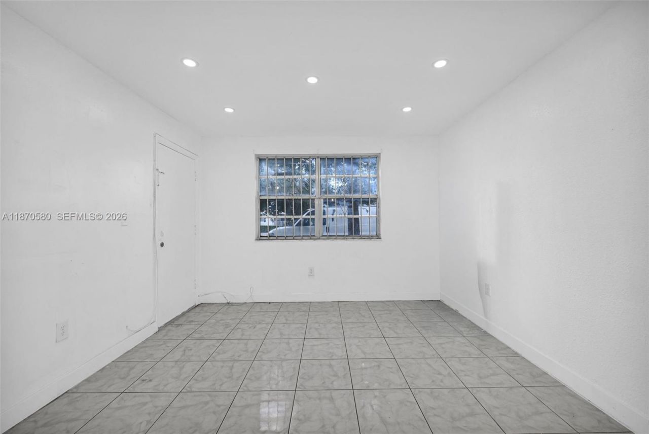 13101 Memorial Hwy, Unit 104, North Miami, FL 33161 Photo