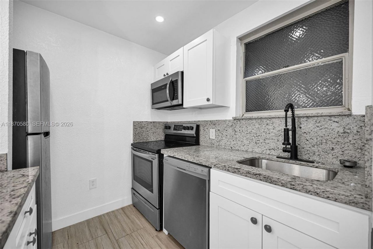 13101 Memorial Hwy, Unit 104, North Miami, FL 33161 Photo