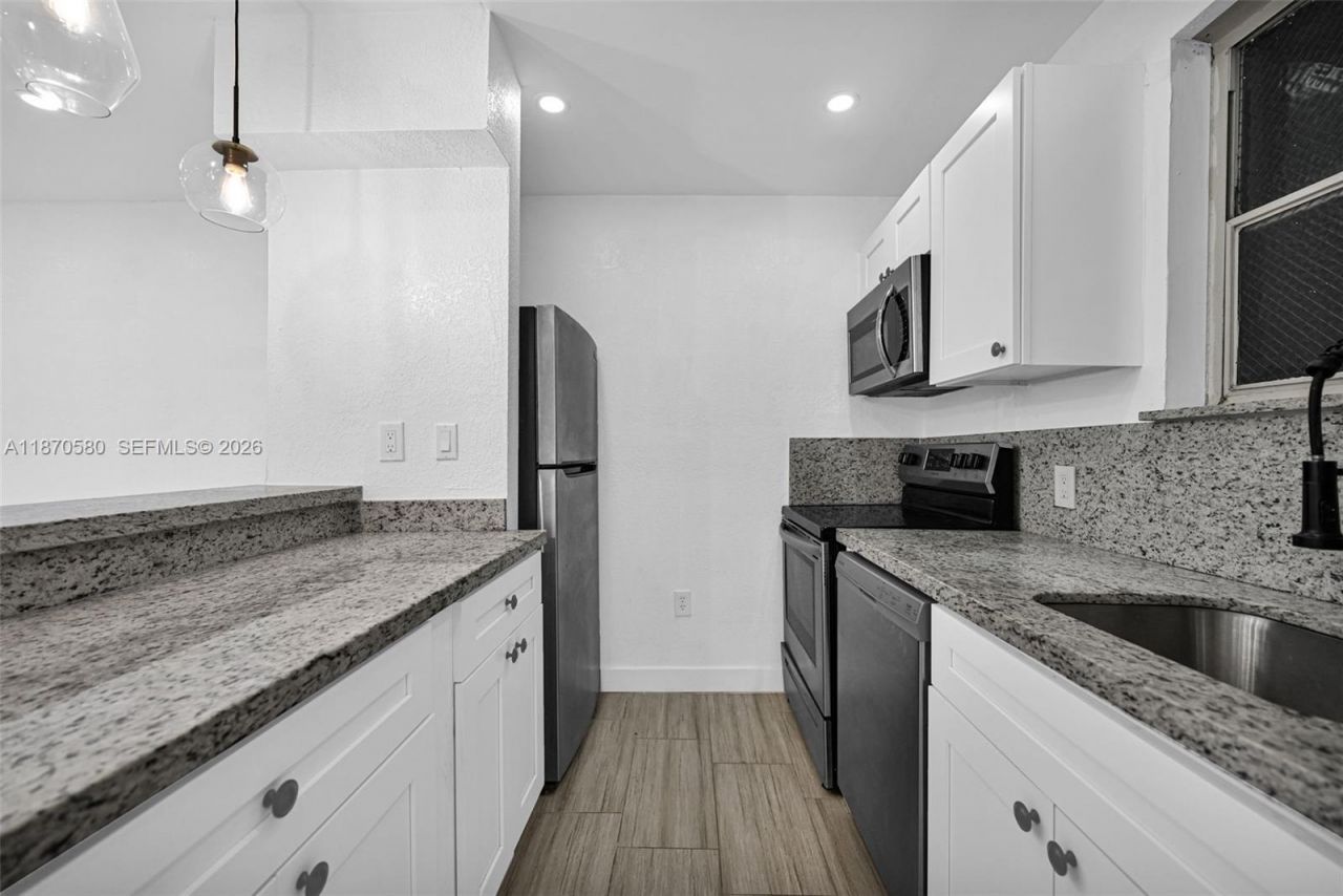 13101 Memorial Hwy, Unit 104, North Miami, FL 33161 Photo