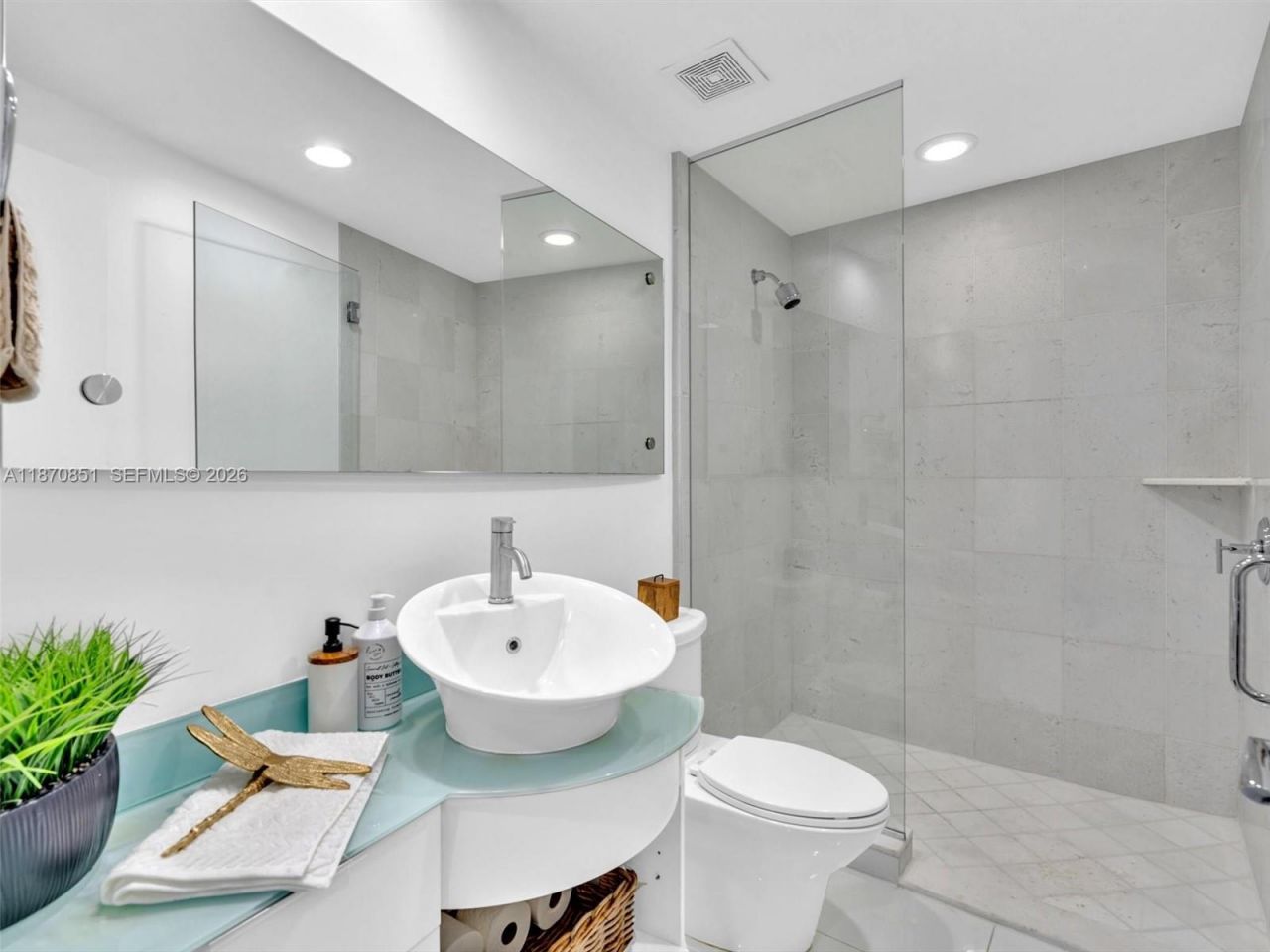 2950 NE 188th St, Unit 312, Aventura, FL 33180 Photo