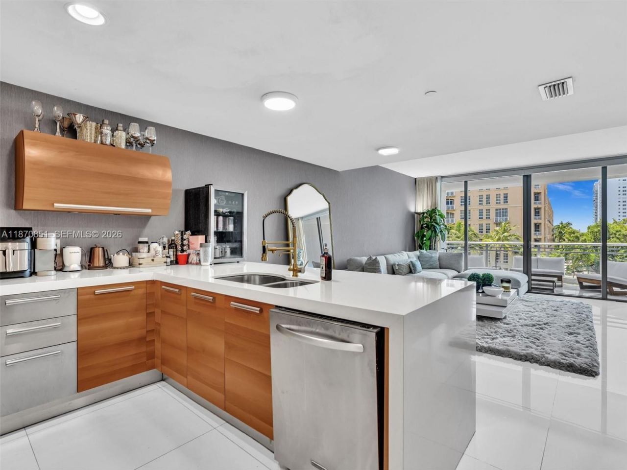 2950 NE 188th St, Unit 312, Aventura, FL 33180 Photo