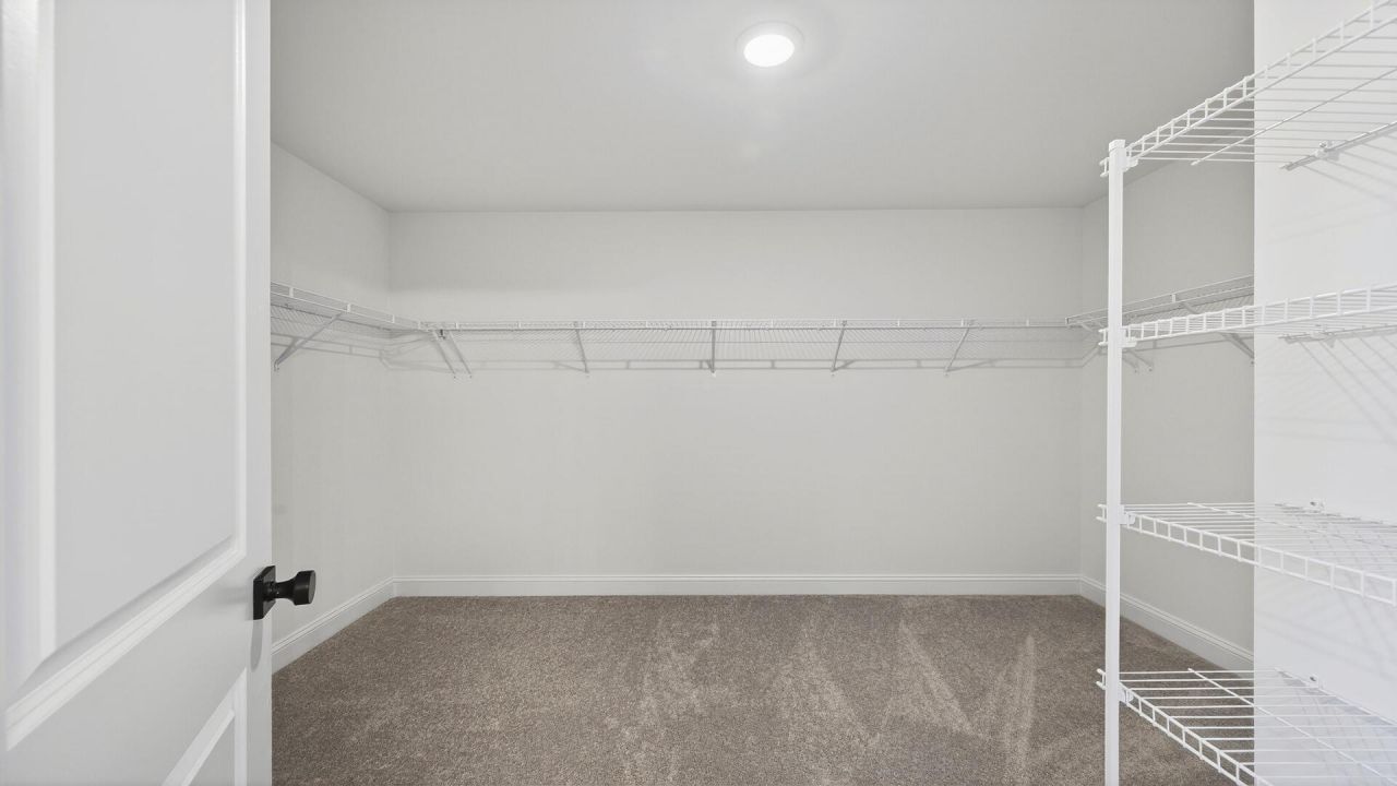 470 Cadbury Loop Photo 22