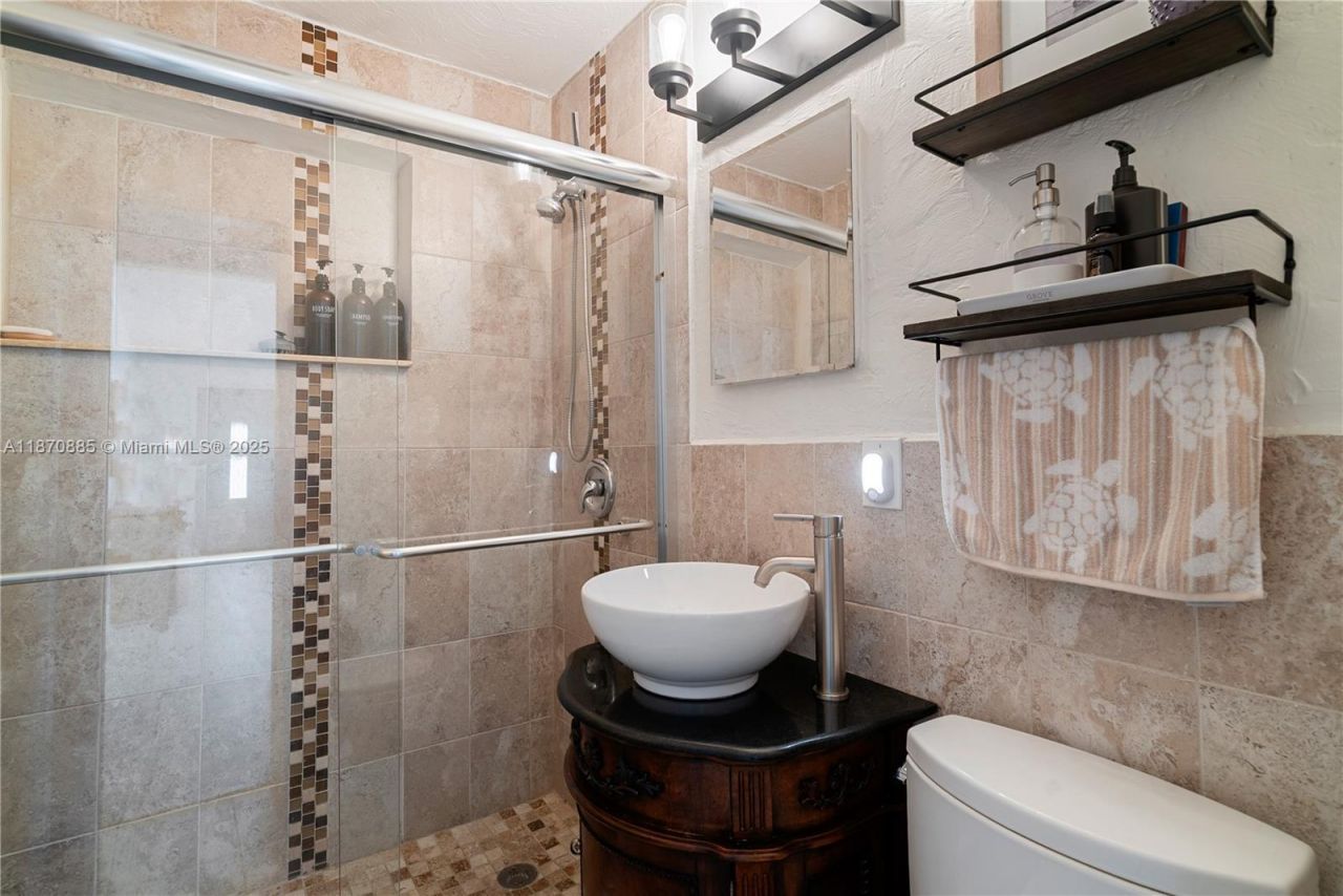 125 Harbor Dr, Key Largo, FL 33037 Photo