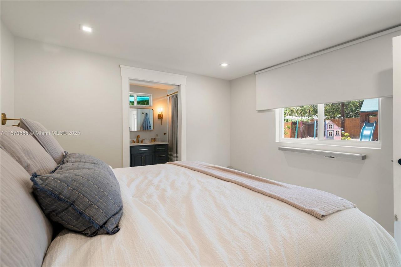 125 Harbor Dr, Key Largo, FL 33037 Photo