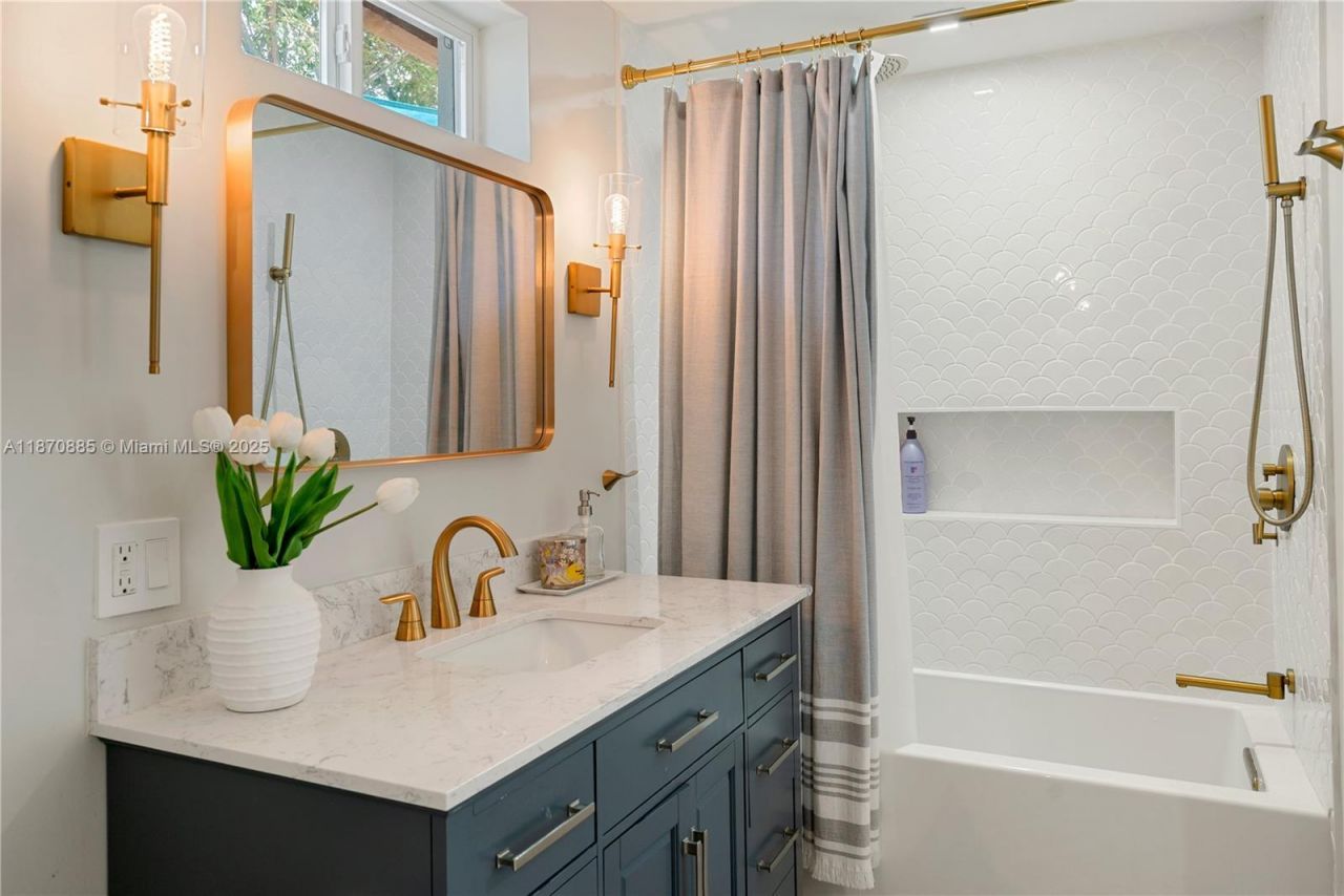 125 Harbor Dr, Key Largo, FL 33037 Photo