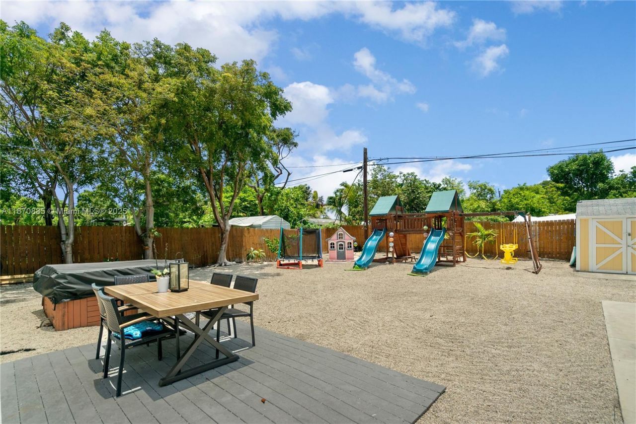 125 Harbor Dr, Key Largo, FL 33037 Photo