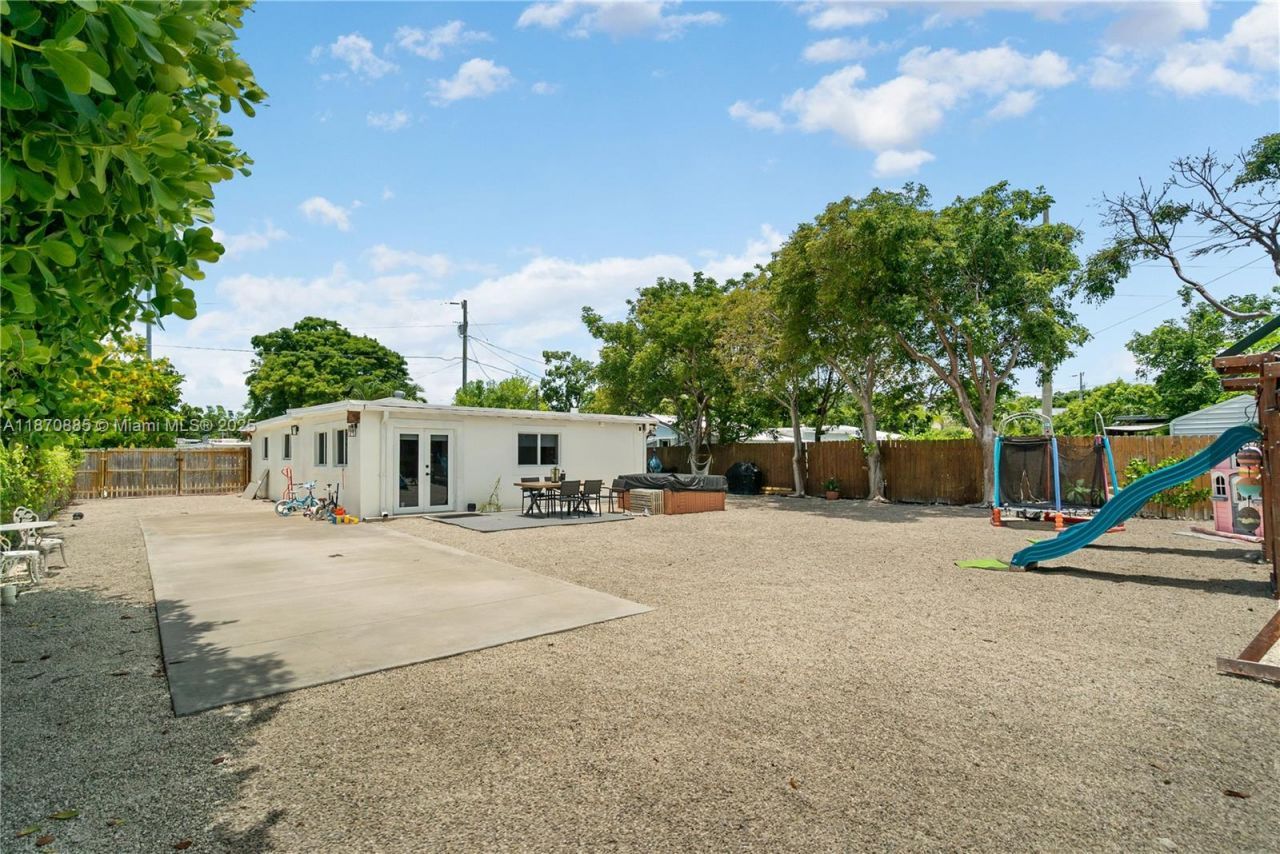 125 Harbor Dr, Key Largo, FL 33037 Photo