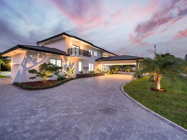 10201 SW 64th St, Miami, FL 33173