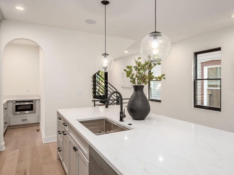 1025 Hunter Avenue, Columbus, OH 43201 Photo 12