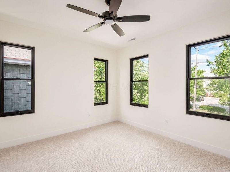 1025 Hunter Avenue, Columbus, OH 43201 Photo 22