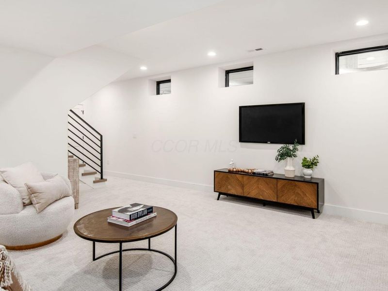 1025 Hunter Avenue, Columbus, OH 43201 Photo 41