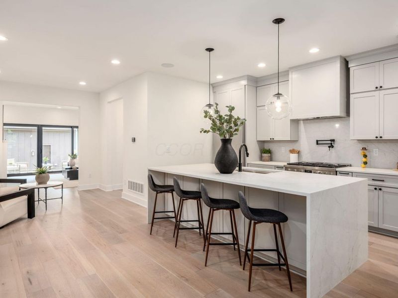 1025 Hunter Avenue, Columbus, OH 43201 Photo 8