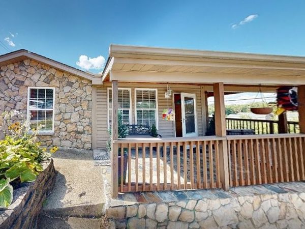 2230 Mckees Rocks Rd, Mc Kees Rocks, PA 15136
