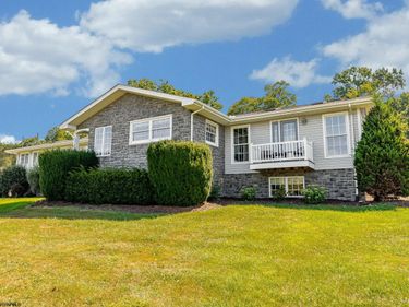 203 Foothills Lane, Morgantown, WV 26508
