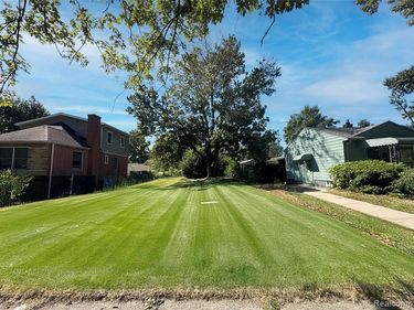 W Evelyn Avenue, Hazel Park, MI 48030